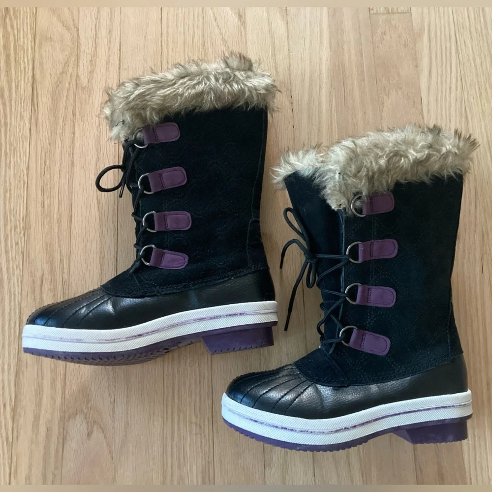 Target Black and Purple Winter Boots with Faux Fur Trim Cabincore Snow Warm Cold